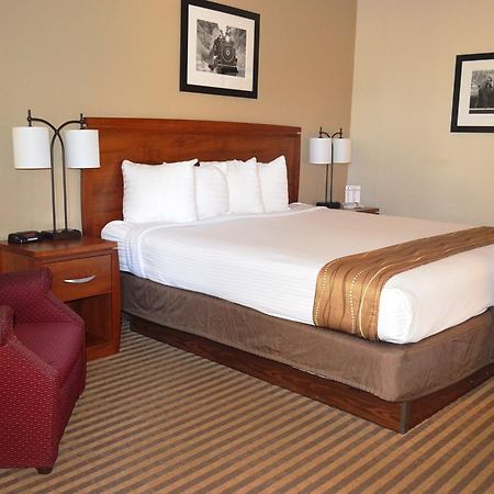 Best Western Hospitality House Emporia Bagian luar foto