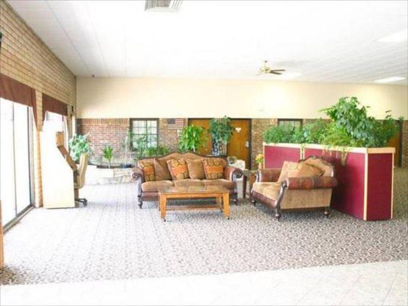 Best Western Hospitality House Emporia Bagian luar foto