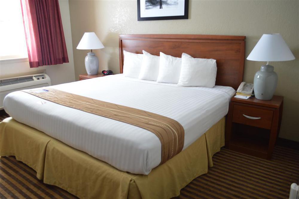 Best Western Hospitality House Emporia Ruang foto