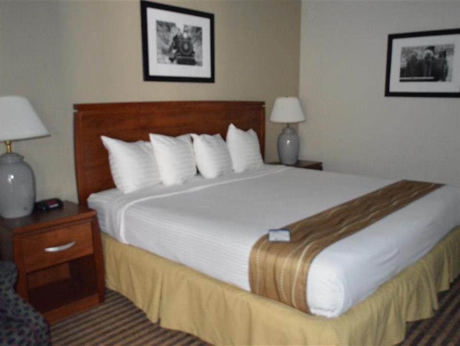 Best Western Hospitality House Emporia Bagian luar foto