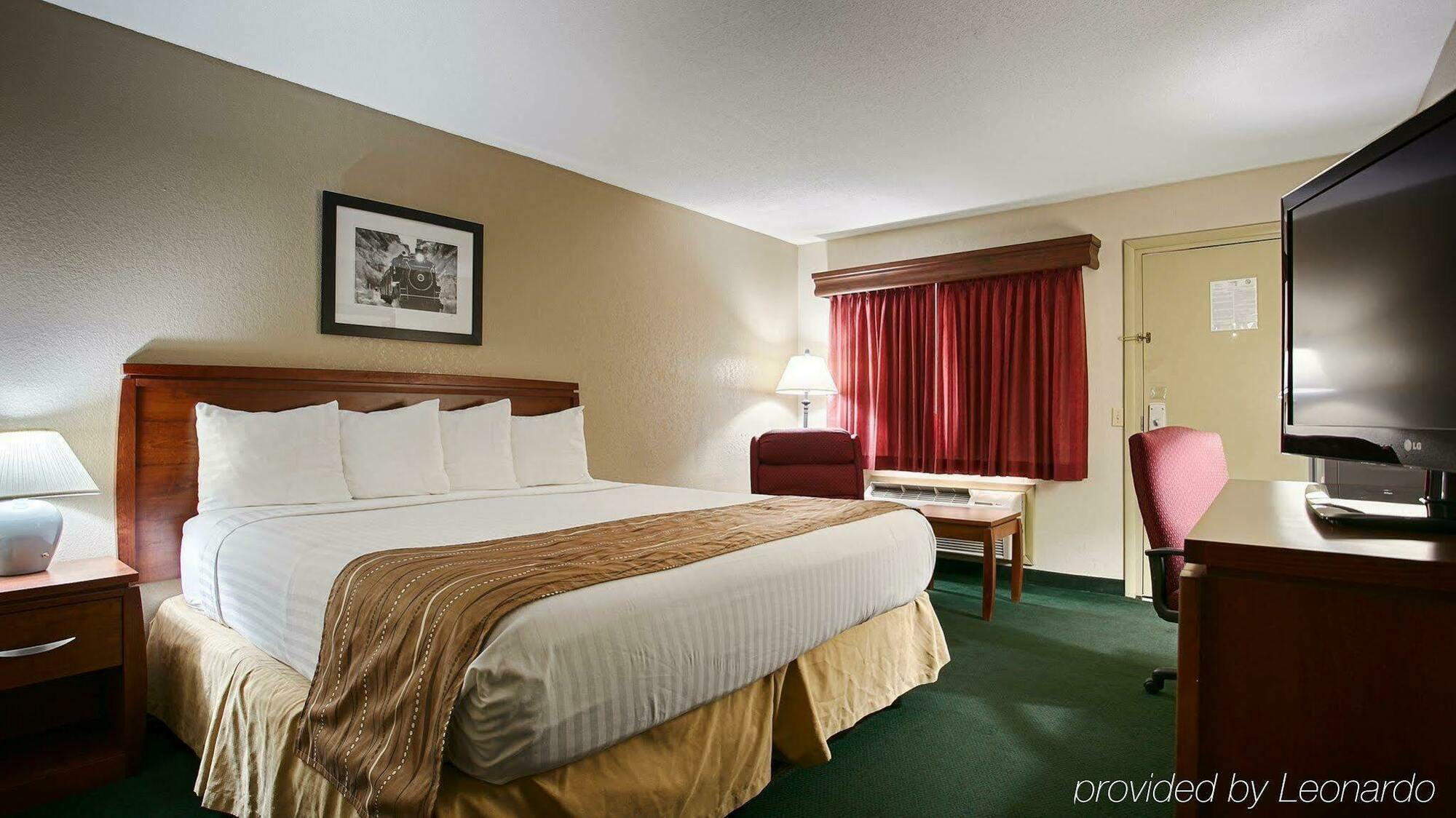 Best Western Hospitality House Emporia Bagian luar foto